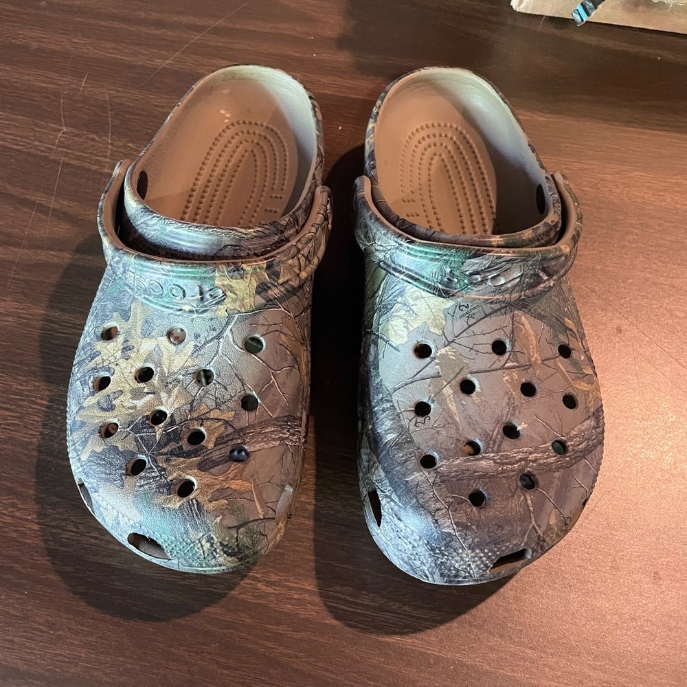 Unisex Camo Crocs